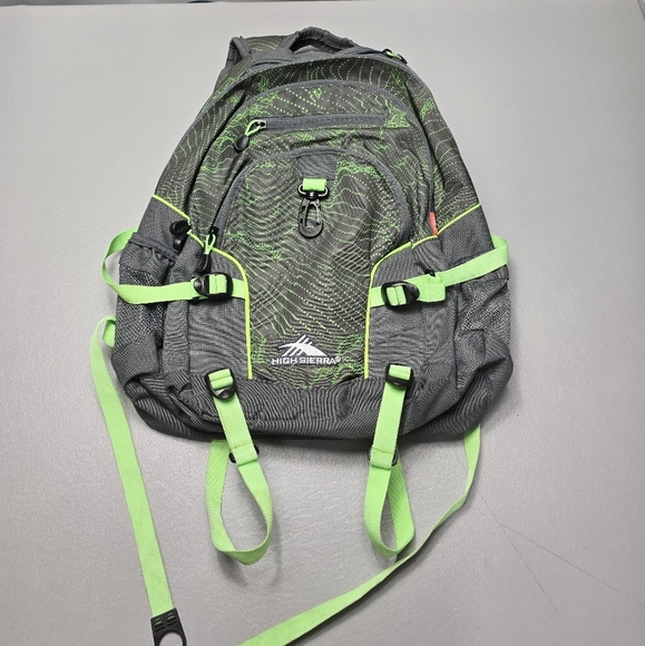 High Sierra gray and green full size backpack with 5 pockets - Picture 1 of 12